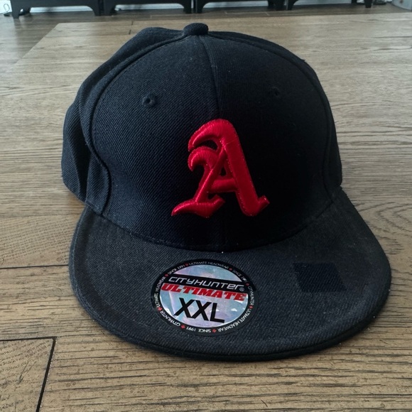 Gothic Atlanta A City Hunter XXL Black Fitted Hat Red “A” Logo Ultimate Headwear - Picture 1 of 3